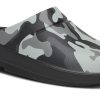 Men's OOcloog Luxe Clog - Night Camo